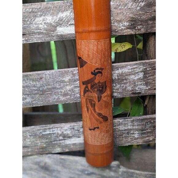 Etched 1950s Bamboo wall Art hand carved and painted. Image is of a Japanese Gei - Picture 4 of 11